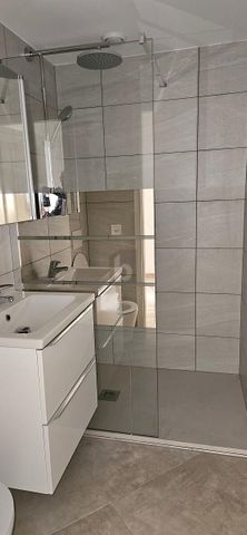 RÉNOVÉ À PROXIMITÉ DU CENTRE-VILLE - Photo 3