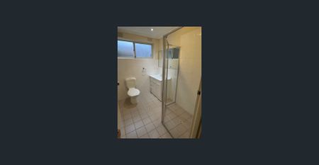 Ground floor apartment with private courtyard! - Photo 4