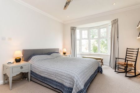 2 Bed Flat, Effra Road, SW2 - Photo 4