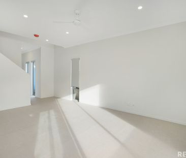 13/231 Government Road, Labrador QLD 4215 - House For Rent | Domain - Photo 1