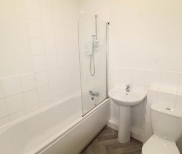 2 bedroom end of terrace house to rent - Photo 5