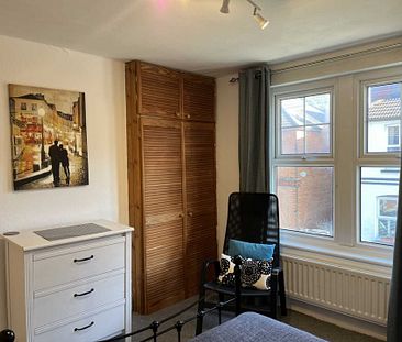 Room 6, 25 Springfield Road, Guildford, Surrey GU1 4DW - Photo 6