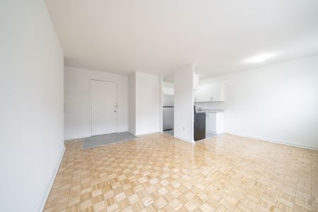 For Lease - 4 Hill Heights Road Unit# 106, Toronto, Ontario - Photo 4