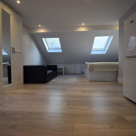 Studio Flat, Caulfield Road, E6 - Photo 4