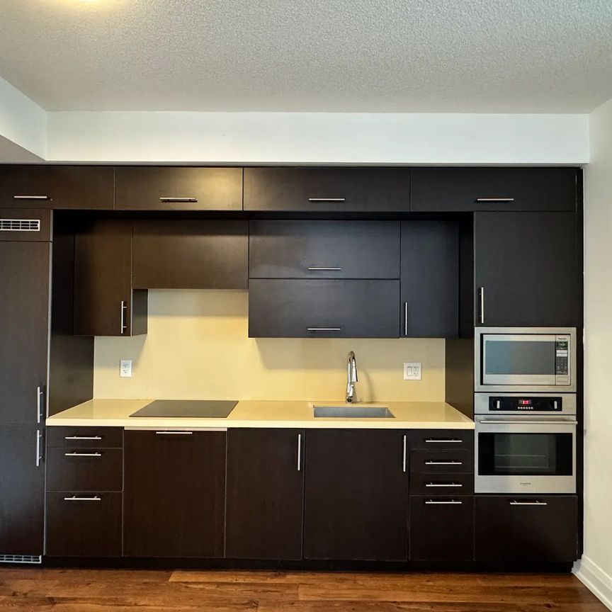 For Lease - 5 Sheppard Avenue Unit# 2118, Toronto, Ontario - Photo 1