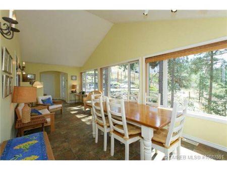 Private Lake Country House with Views - Photo 4