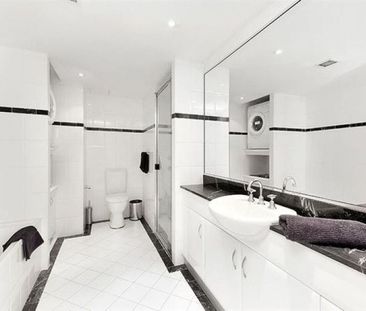 SPACIOUS MODERN LIVING - Photo 4