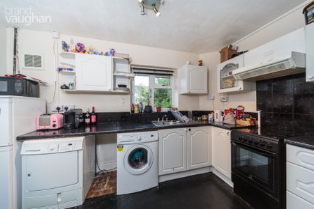 4 bedroom apartment to rent - Photo 5