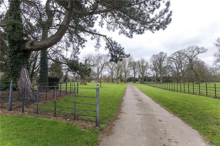 Brand new two bedroom barn conversion set in the most picturesque location within private grounds. - Photo 5