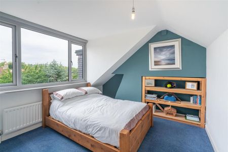 5 bedroom semi-detached house to rent - Photo 4