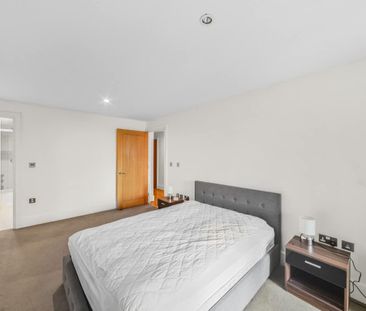 St. George Wharf, London SW8 - Photo 4