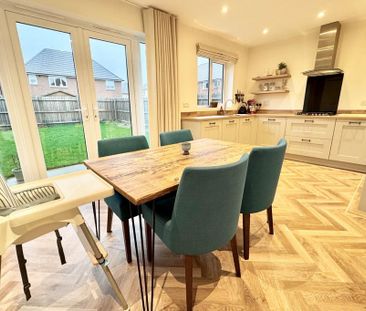 4 bedroom detached house to rent - Photo 2