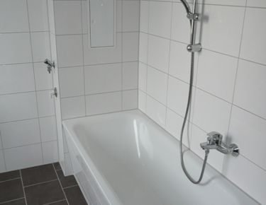 Wohnung mit WANNE und DUSCHE - Photo 1