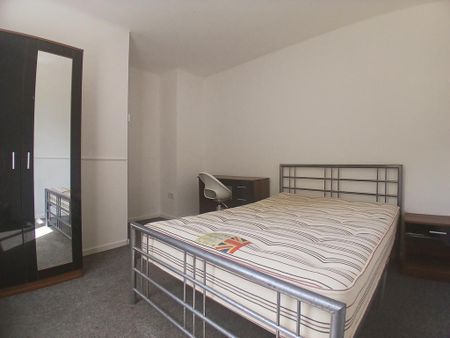 5 bedroom semi-detached house to rent - Photo 3