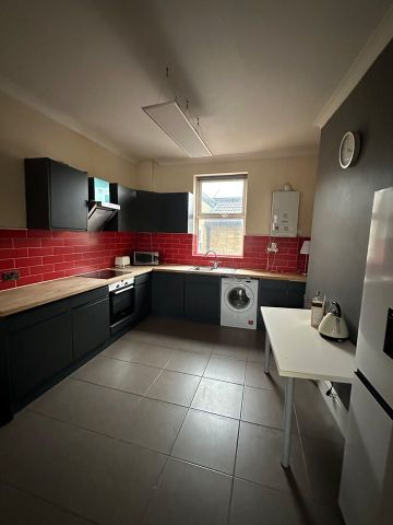 Room in a Shared Flat, Cinnamon Apartments, SW19 - Photo 5