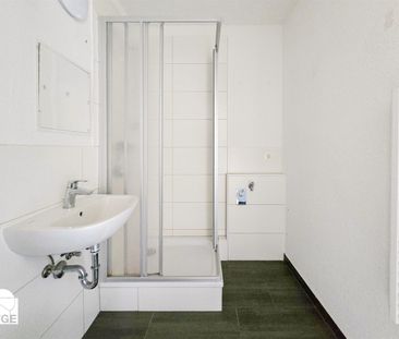 Moderne 3-Raum-Wohnung mit Balkon – zentral, hell & mit 250-€-Bauma... - Foto 3