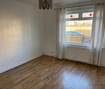 2 bedroom ground floor flat to rent - Photo 1