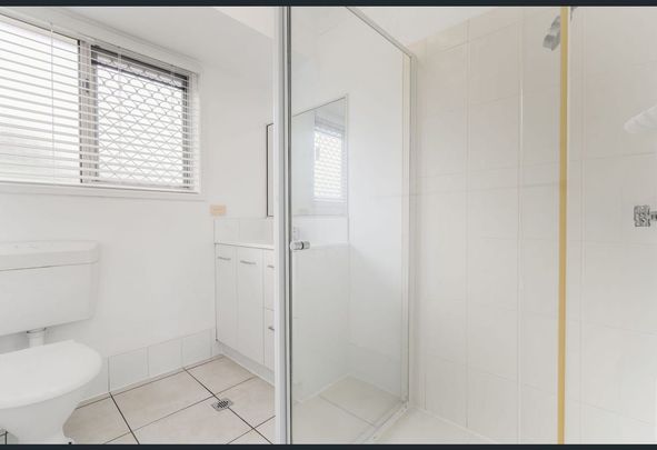 Cosy Place To Call Home, 2 Bed 1 Bath 1Car - Photo 1