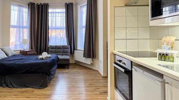 Studio to rent - Photo 1