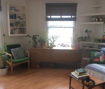 2 Bed Flat, Stockwell Road, SW9 - Photo 1