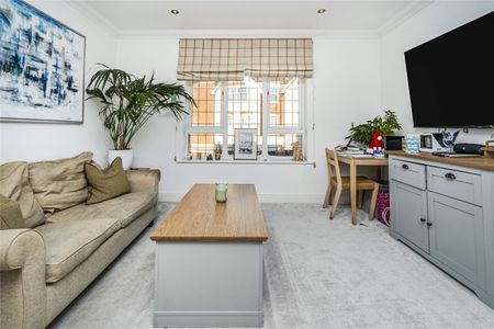 York Road, Weybridge, Surrey, KT13 9DT - Photo 3