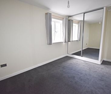 Renown Way, Chineham - Photo 2