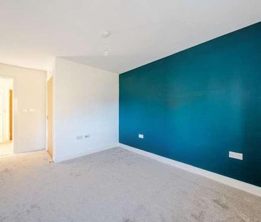 Hereford Close, Woking, GU21 - Photo 3