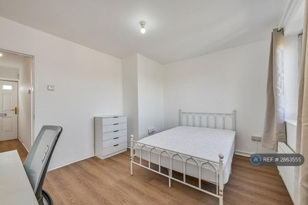 1 bedroom in a flat share to rent - Photo 5