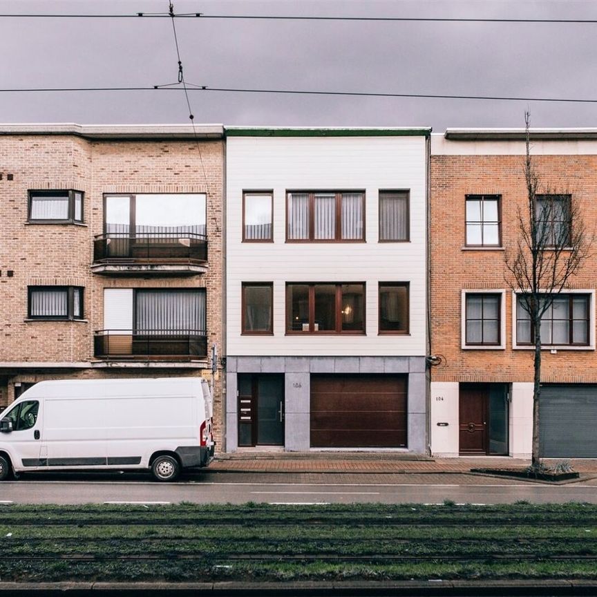 Gezellig gelijkvloersappartement met zonnige stadstuin aan achterkant van klein gebouw - Foto 1