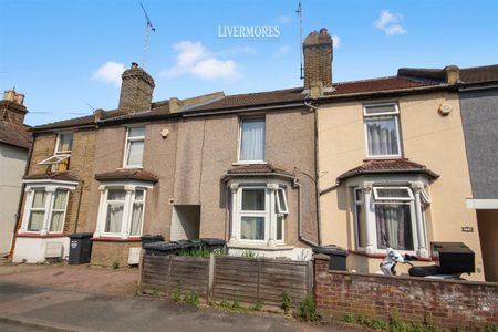 1 bedroom Terraced House to let - Photo 4