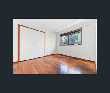 36 Knights Drive, Glen Waverley, Vic 3150 - Photo 2