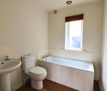 3 bedroom terraced house to rent - Photo 6