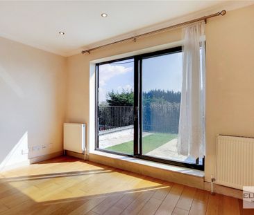 Bannister Close, UB6, Greenford - Photo 3