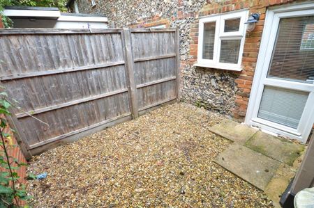 1 bedroom cottage to rent - Photo 2