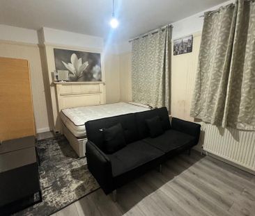 House share to rent - Photo 4