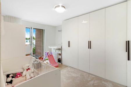 Lichtdurchflutete und stilvolle Wohnung sucht neue Mieter! - Photo 2