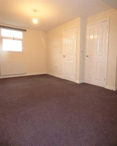 Greenhead Lane, Dalton, Huddersfield, HD5 8EB - Photo 3