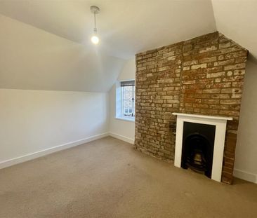 High Street, Wingham, Canterbury - Photo 2