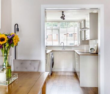 2 bedroom flat to rent - Photo 2