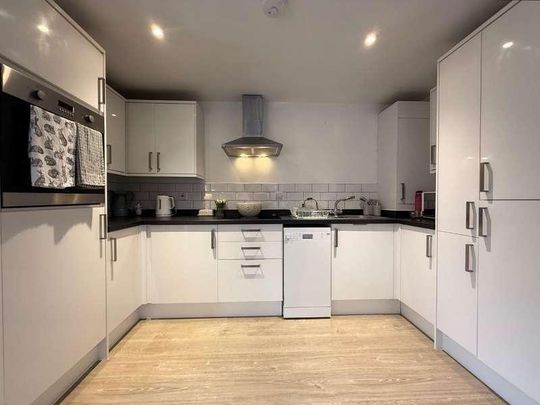 The Rise, Llanishen, Cardiff, CF14 - Photo 1