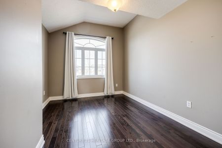 Semi-Detached Home For Lease | N8136326 - Photo 2