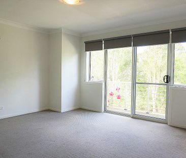 Modern Family Home - Photo 3