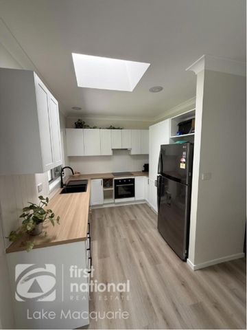 Beautifully Renovated Family Home in Quiet Holmesville Street - Photo 2