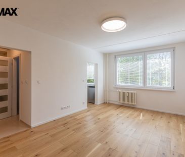 Pronájem bytu 1+kk 28 m² - Fotografie 1