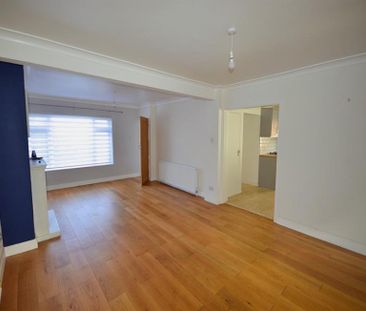 3 Bedroom Semi Detached To Let - Photo 4