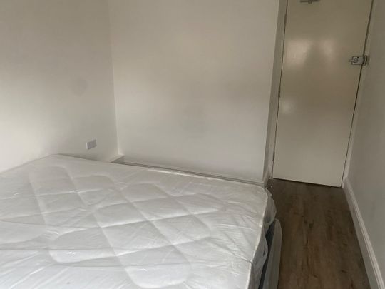 5 Bed Maisonette, Priory Court, SE15 - Photo 1