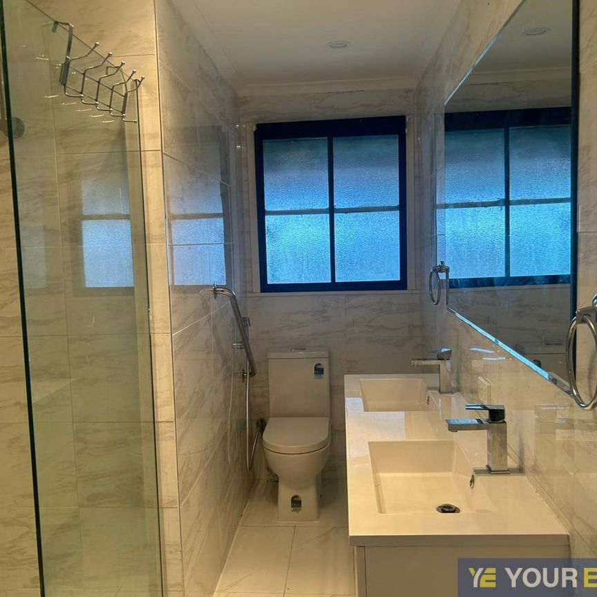 Family Home Perfect for entertaining - Photo 1