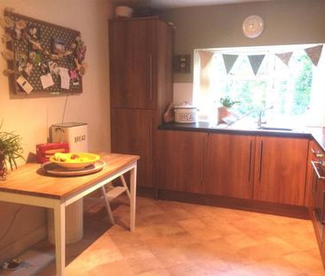 1 bedroom semi-detached bungalow to rent - Photo 4