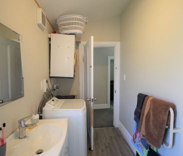 4 Bedroom Home - Photo 4