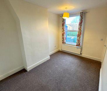 3 bedroom terraced house to rent - Photo 6